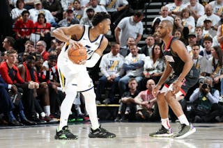 记者问批评球员是否担心更衣室反对，穆帅：你爸对你永远都很好？